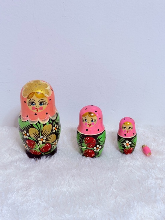 Nesting dolls Other - Pink Hand-Painted Matryoshka Nesting Dolls